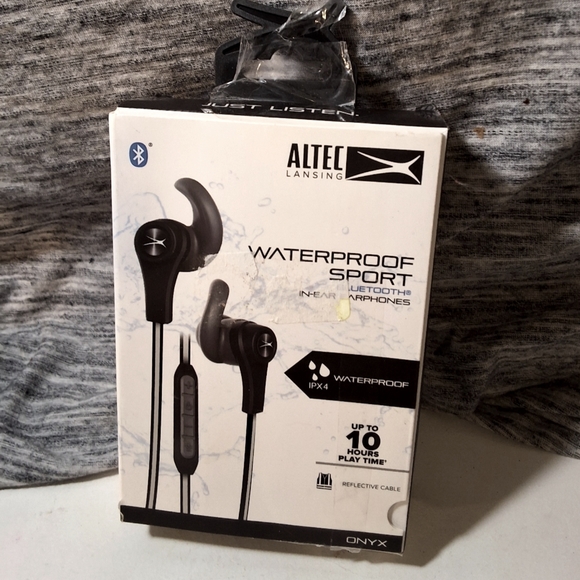 Alcatel in ear head phones Bluetooth - Picture 1 of 4